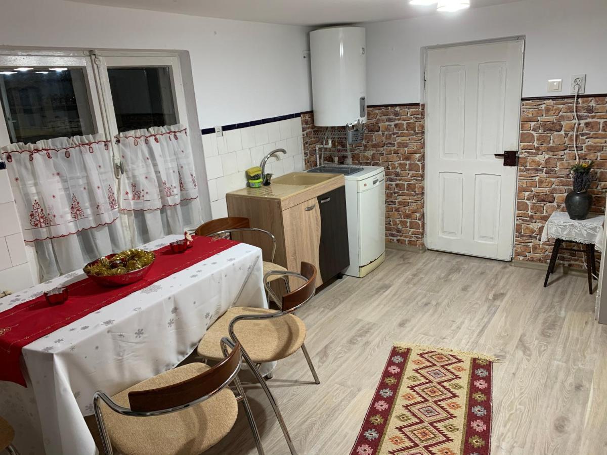 Casa Rurala Cu Livada Lavandra Cîmpina Luaran gambar
